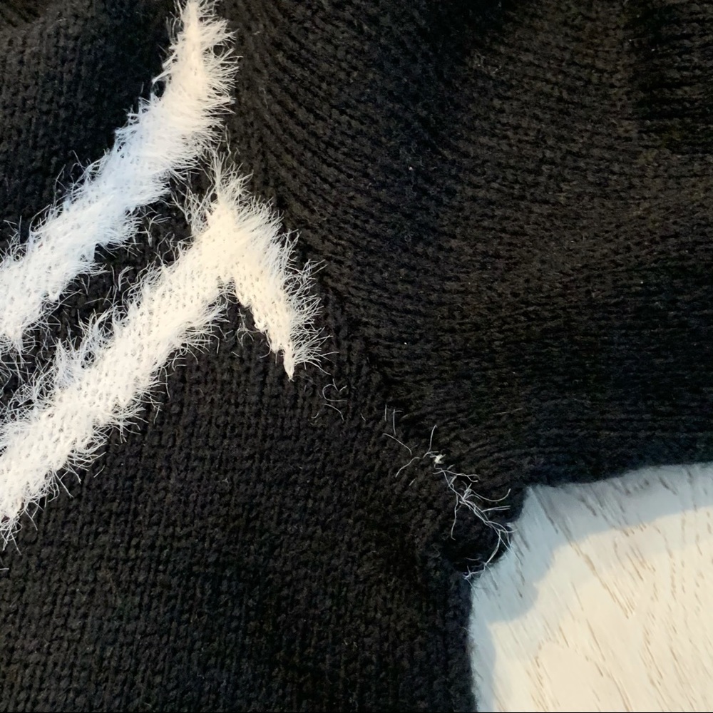 BANANA REPUBLIC Black & White Fair Isle Sweater - Picture 9 of 10